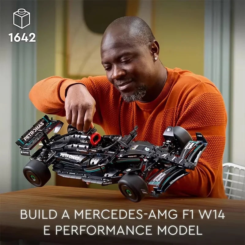 Schaal 1:8 Amg Fomula F1 W14 E Performance model