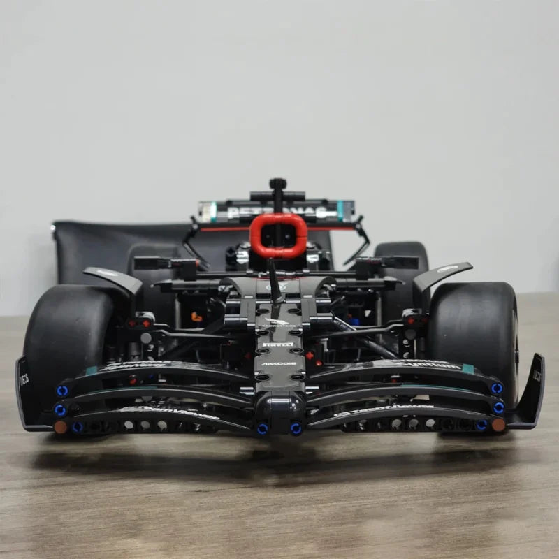 Schaal 1:8 Amg Fomula F1 W14 E Performance model